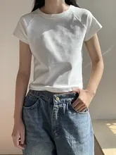白色の肩落ち短袖Tシャツ【女性用・スリムフィット・コットン素材】