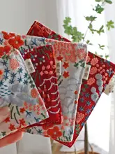 刺繍入りコットンリネン製正方形コースター【熱防止・植木鉢や花瓶用・テーブルデコレーション】