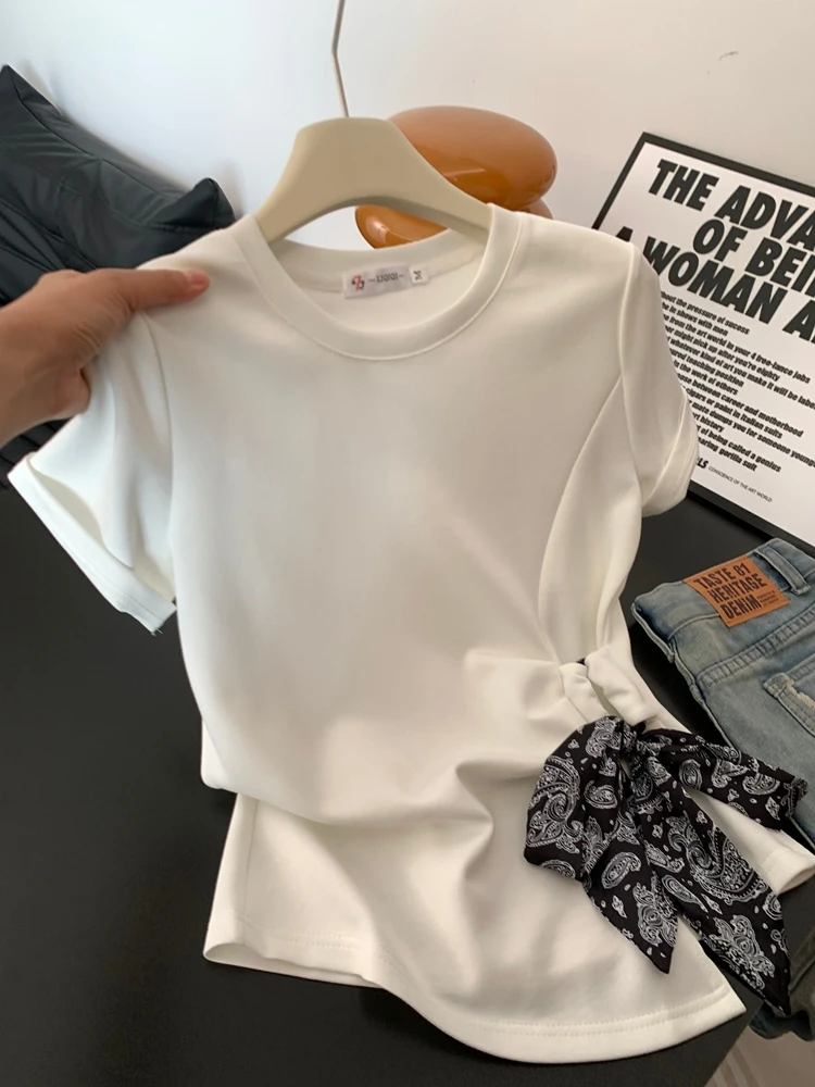 通勤スタイルに悩むあなたへ：tシャツ レディース コーデの選び方って何？