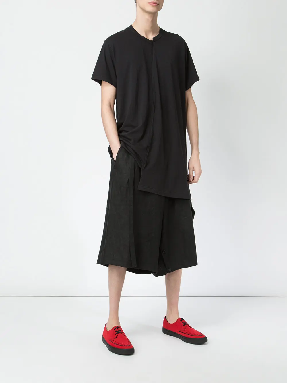 不規則な切り替えが魅力のTシャツは、どんな人に？