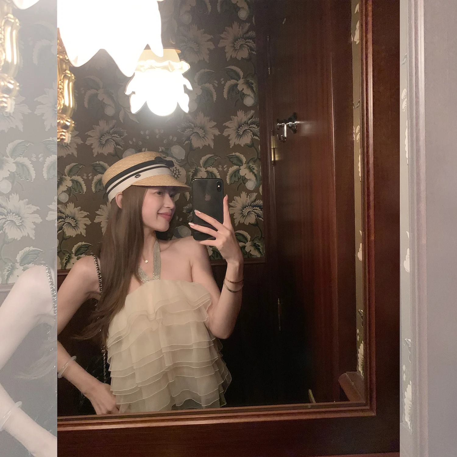 ハーネス服は本当に必要？夏のカジュアルスタイルに合うアイテムとは？