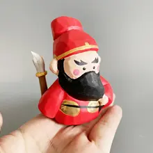 手作り木彫りの関羽置物【実木製・デスクや車の装飾に最適】