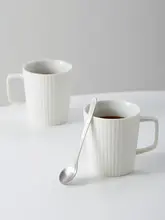 白色ストライプデザインの陶器製コーヒーカップ【シンプルスタイル・家庭用】