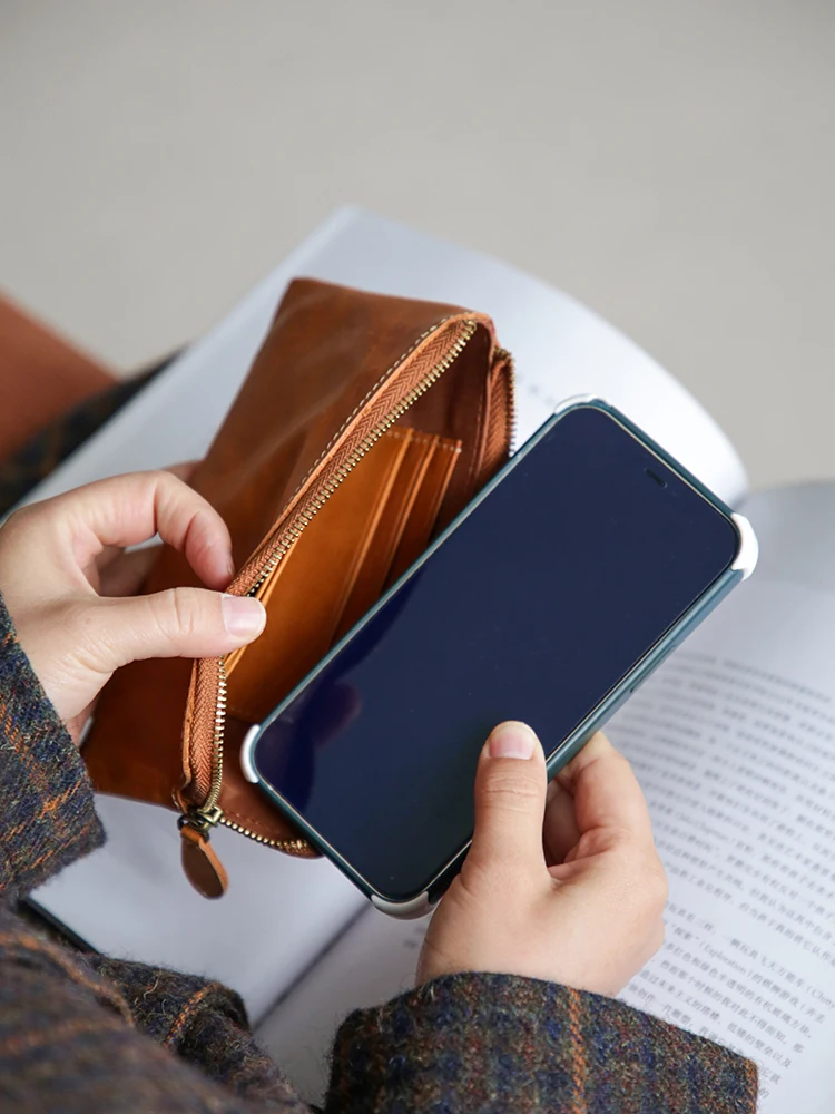 長財布 フラップ とは？本革ロング財布の実用性と使い分けを解説