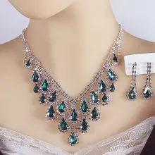 華やかな水晶のフルダイヤモンドネックレスとイヤリング【結婚式用・高級デザイン】（セットアップ対応）