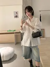 刺繍デザインの長袖ブラウス【白・フラワーレース・ゆったりしたシルエット・春夏用】