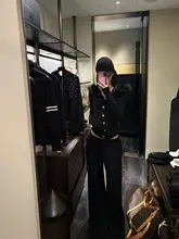 デザイン性豊かなブラックトレーニングパンツ【秋用・フィット・ストレートレッグ・カジュアル】