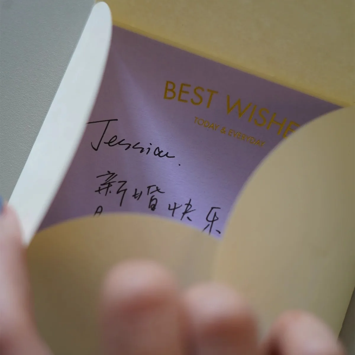 内祝いメッセージカードを選ぶべきタイミングは？オリジナルデザインが伝える「ありがとう」の本質