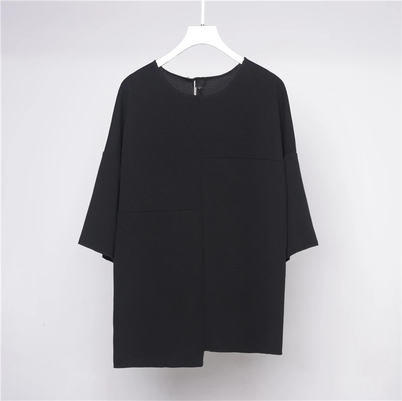アシンメトリーTシャツのサイズ選び方：ゆったりシルエットが日常に合う理由