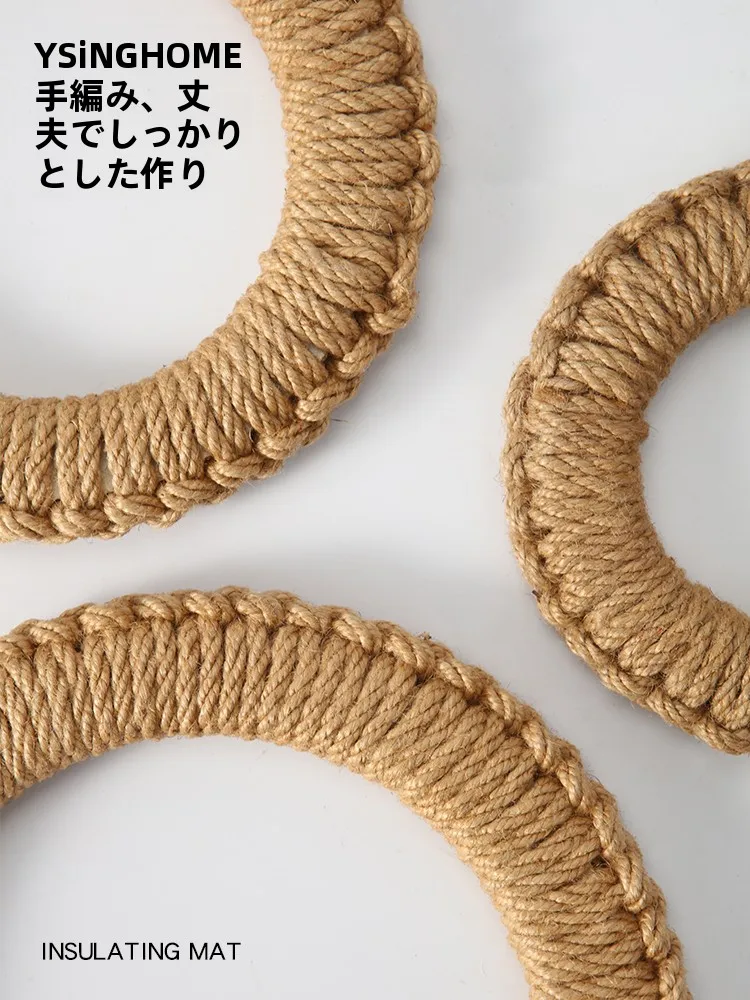 編み込みデザインの耐熱テーブルマット：キッチンやテーブルで安心に使える麻素材の実用性