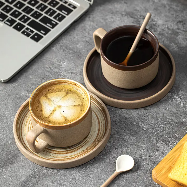高級感のあるデザイン！粗陶製カフェカップ＆ソーサー【レトロスタイル・家庭用】（セットアップ対応）