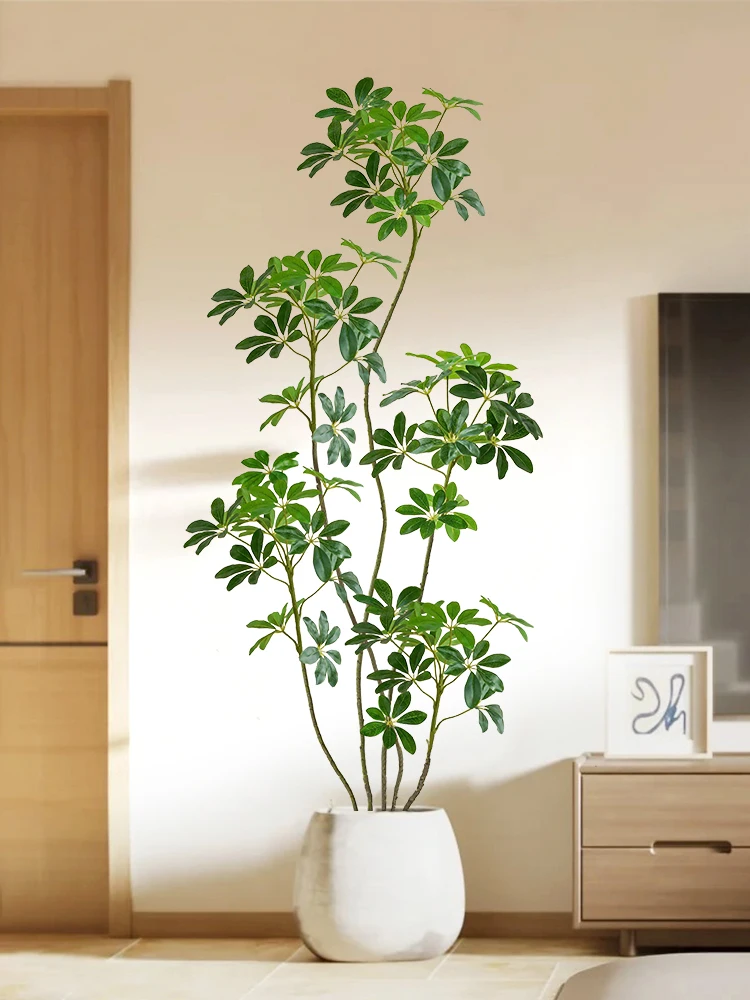揃えるミニマリスト部屋づくりアイテム｜生きる感をもたらす偽物の木の選び方