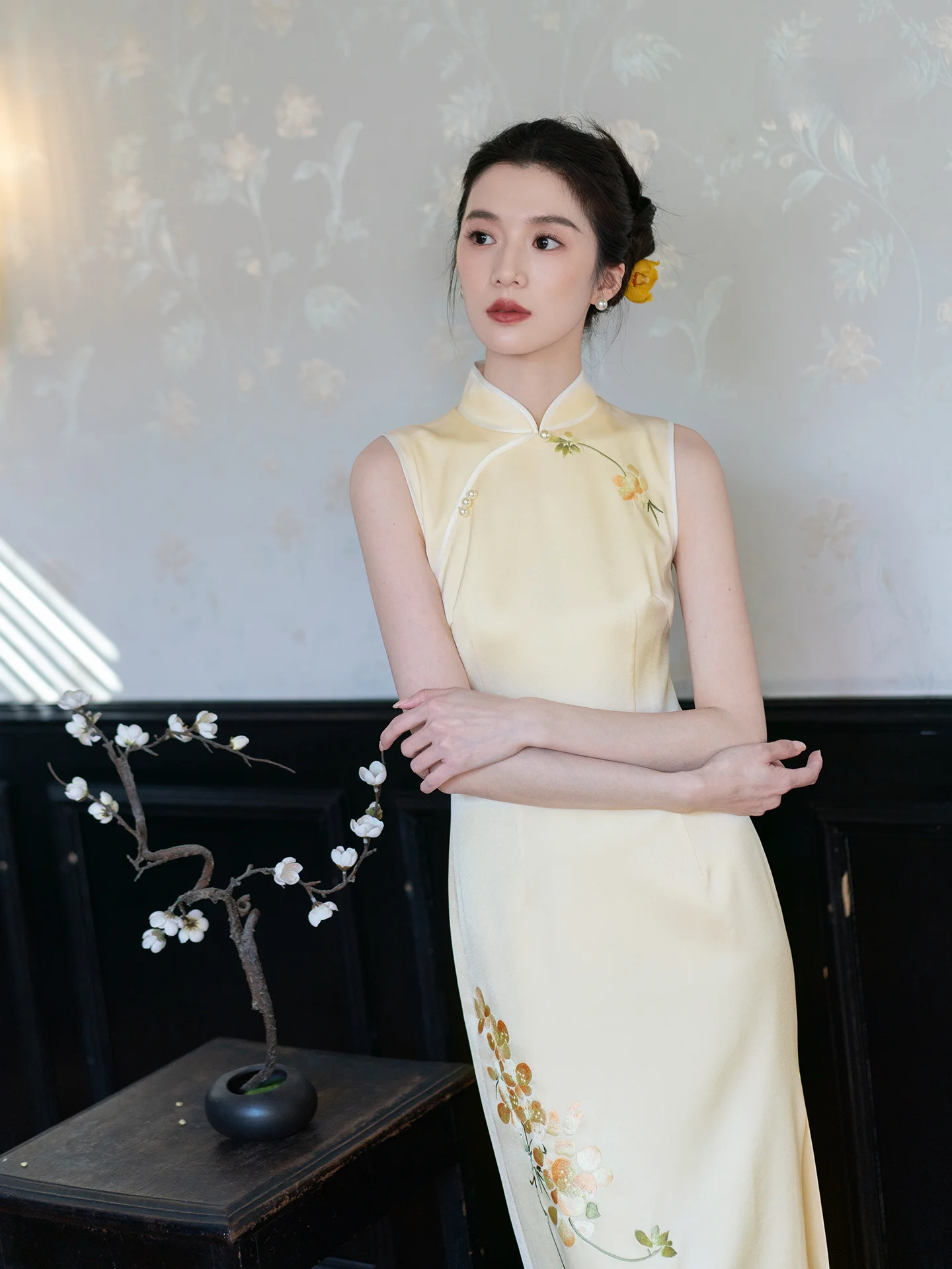 結婚式に着る茶色のドレスは、どう選ぶべきか？