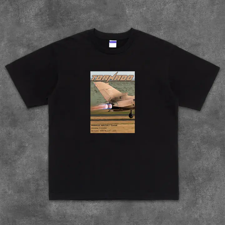狂風戦闘機イラスト付き 半袖Tシャツ【重厚なコットン・ゆったりしたデザイン・円形ネック】