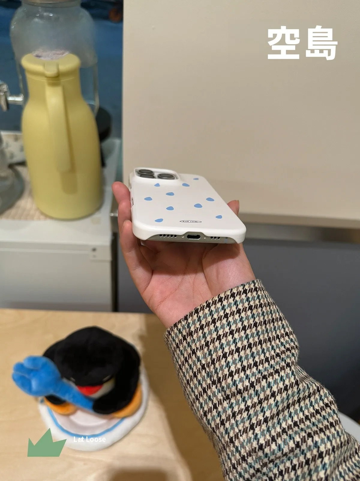 スマホ防滴ケースを選ぶべきタイミングは？小雨滴デザインが伝える、日常の水の美学
