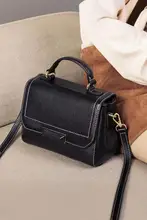 ファッションレザー製 ハンドバッグ【小型・ショルダー対応・高級感】