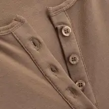 ボタン付きヘンリーネックロンパース【フィット感・長袖・タイト】