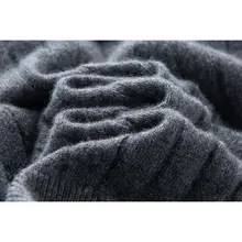 高級感のある100%純カシミヤ翻りカラーリブニットセーターとプリーツスカート（セットアップ対応）