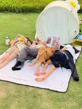 厚手の折りたたみピクニックマット【防水・持ち運び便利】