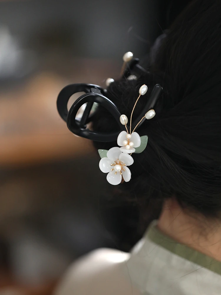 新中式シャーククリップ：古風お団子ヘアに最適なセンスあるアクセサリー