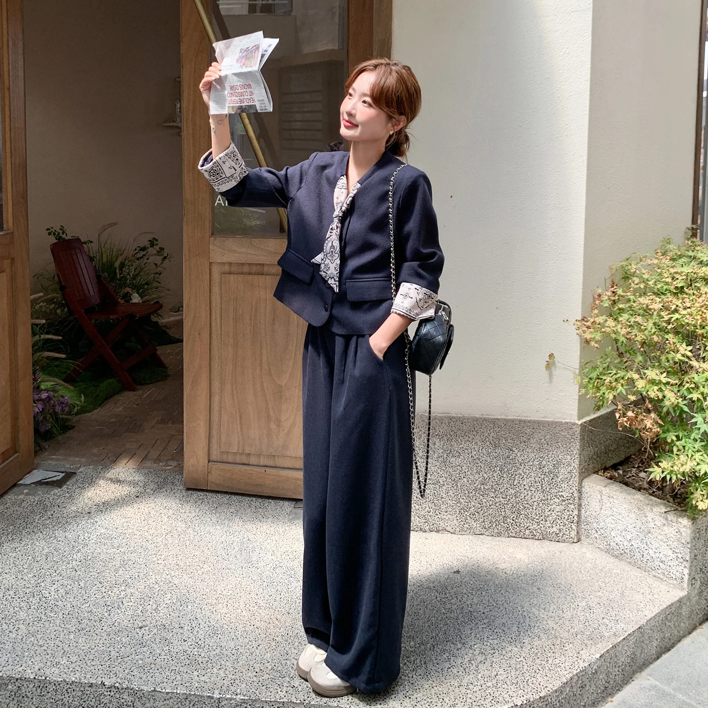 40代女性の体型カバースーツはどう選ぶ？エレガントでぽっちゃりも隠せる秋のベストアイテムとは？