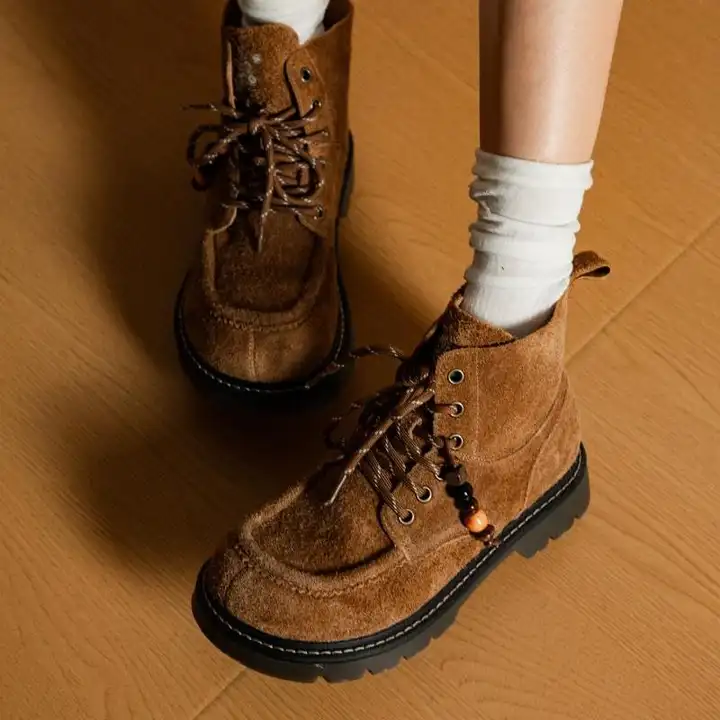 厚底マーチンブーツ【人気デザイン・ショートブーツ・レースアップ・極上の柔らかさ】（セットアップ対応）