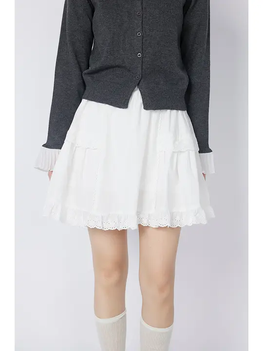 白色の松緊ウエストレース刺繍のハーフスカート【高腰・Aライン・短丈】