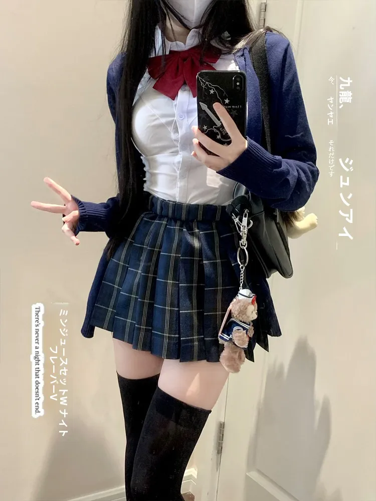 高腰プリーツスカートは中学生女子の秋冬スタイルに最適な選択肢か？