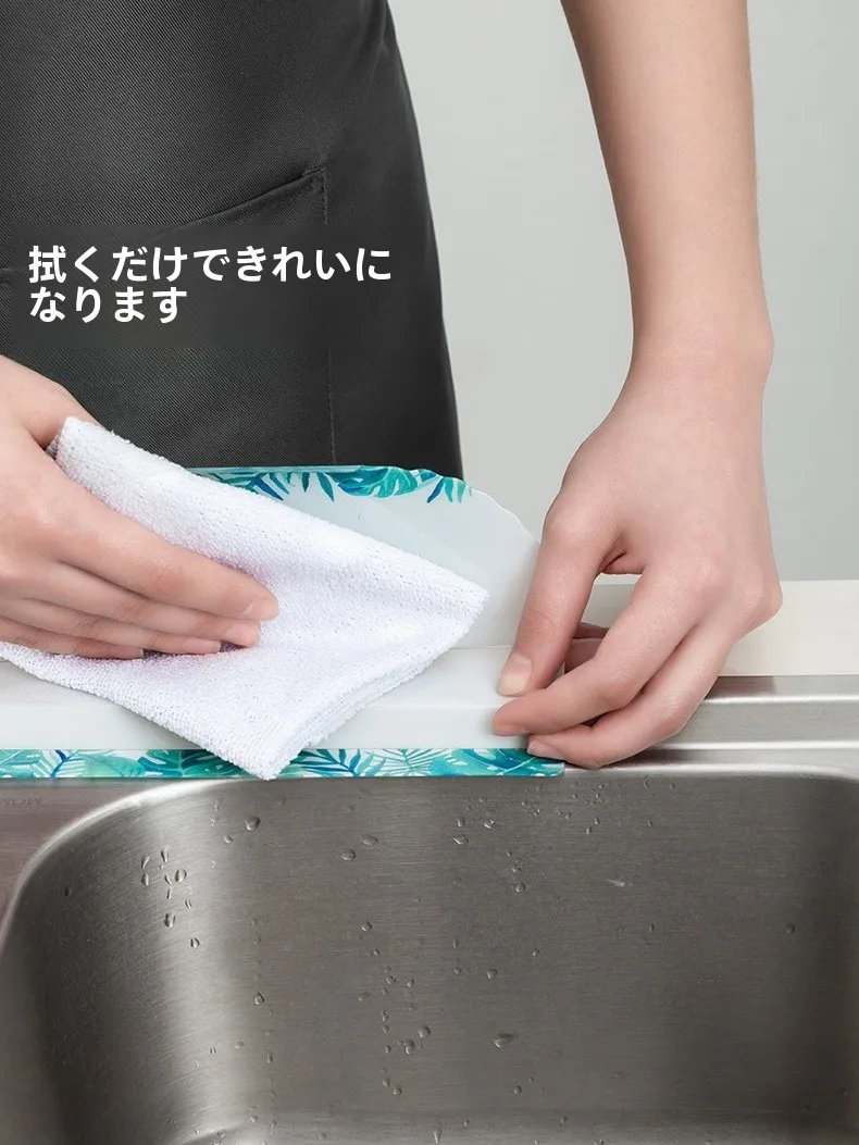 シリコン製キッチン用水はね防止パネル：洗面器・水槽用の防水防雨設計と実用性