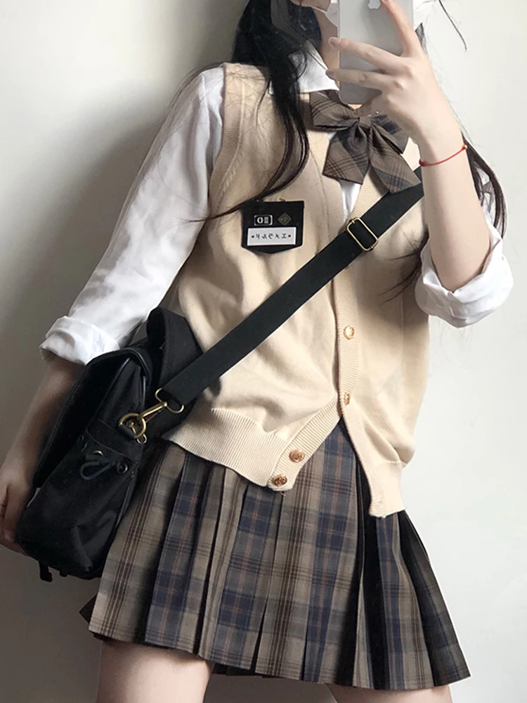 ブラウンチェックのプリーツJK制服スカート【短丈・フレッシュガーリー】（セットアップ対応）とは？