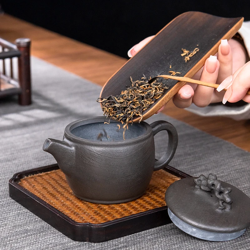 手作り茶壺を選ぶときに迷うのは、本当に「素材」の選び方か？