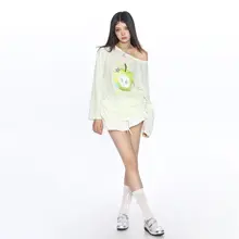 夏用 青リンゴプリントのオフショルダーロングスリーブTシャツ【極上の柔らかさ・薄手・UVカット】