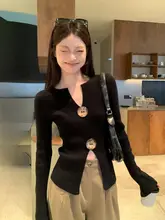 黒Vネック長袖ニットトップス【女性用・フィット感・秋用】
