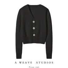 おしゃれなデザイン！ダイヤモンドフォルムのボタン付き厚手Vネックカシミヤカーディガン【レディース・ショート丈・ニットウェア】