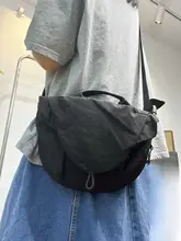 軽量マグネットクロージャー付きサイクリングバッグ【男女兼用・ジム用・斜め掛け＆手提げ】