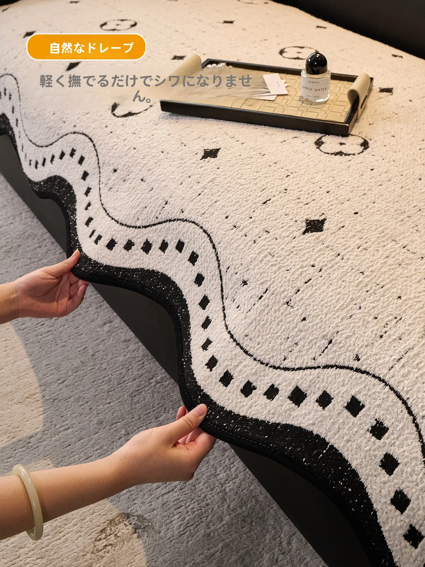 秋冬用毛羽立ちソファクッション：リビングのアクセントに最適な中古風デザイン
