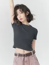 シンプルなデザインの短袖Tシャツ【女性用・夏用・おしゃれ・伸縮性あり】