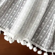 シンプルなデザインの白いレース短幕【アメリカンカントリー風・キッチン用・間仕切り用】