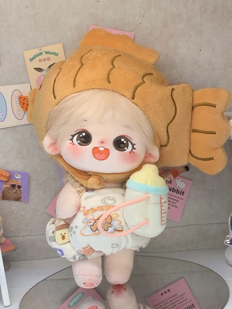 毛糸手作りの女の子ぬいぐる  み：鮮やかな衣装とおしゃれデザインが人気の20cmクッション