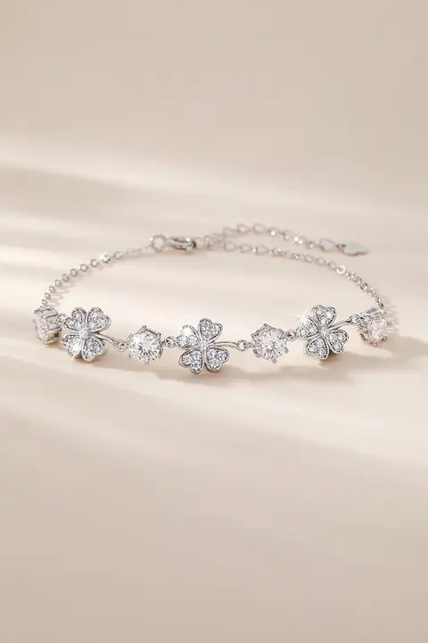 モザン石の四葉クローバーシルバーブレスレット【女性用・軽やかなデザイン・心のこもったギフト】