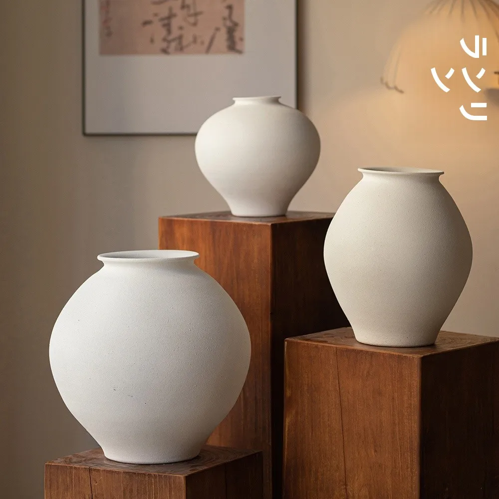 韓国インテリアを再現｜カフェ風部屋の作り方 - アンティーク陶器花瓶の水耕栽培機能