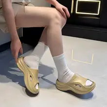厚底デザインの女性用室内サンダル【涼しげで快適・ビーチや川遊びに最適】