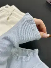 ブルーのハイネックニットセーター【レディース・フリルデザイン・秋冬用】