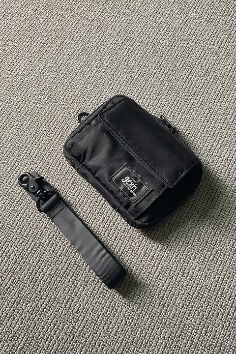 男女兼用 ナイロン製ミニ財布【胸掛けタイプ・カードケース・収納ポケット付き】