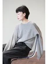 極上の柔らかさの山羊毛ニットセーター【ラウンドネック・ルーズフィット・厚手】