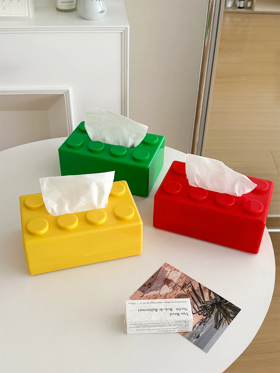 ミニマリストの部屋に差し込む、一瞬で明るくなるインテリア小物は？
