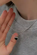 黒のドロップグレーズハート二重ネックレス【デザインセーター用】