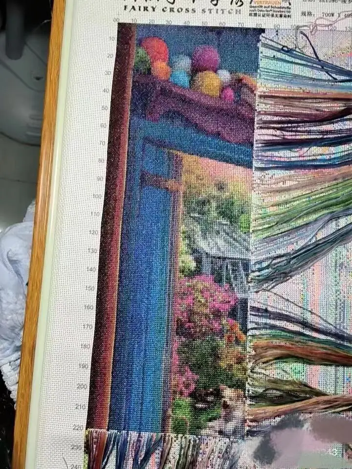 アート＆クラフトでストレス解消できる方法は？十字刺繍の清新な花柄キットがおすすめ