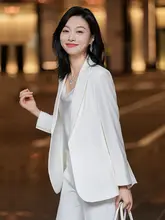 高級感のある通勤向け女性用スーツ【白色・長袖・カジュアルデザイン】（セットアップ対応）