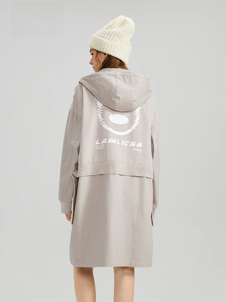 テントラインコートの特徴：多ポケットフード付き中長丈コートの実用性と性能解析
